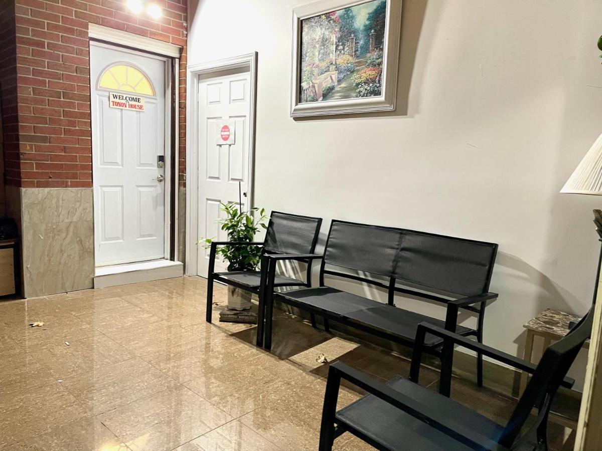 Tononhouse Apartment โตรอนโต ภายนอก รูปภาพ