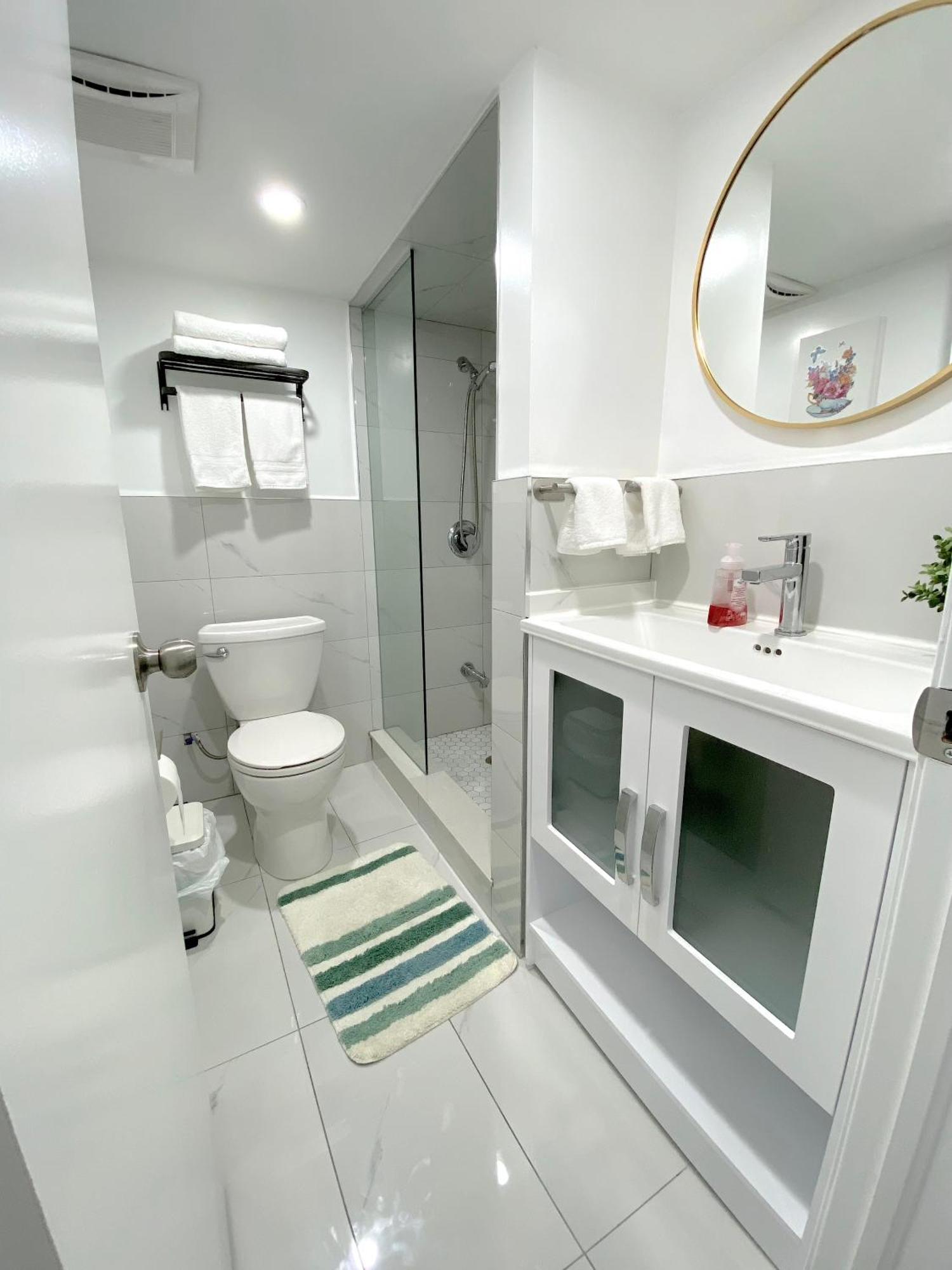 Tononhouse Apartment โตรอนโต ภายนอก รูปภาพ
